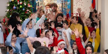 Իդրամի աշխատակիցները՝ «Օրրան» ցերեկային խնամքի կենտրոնի սաների գաղտնի Ձմեռ պապ